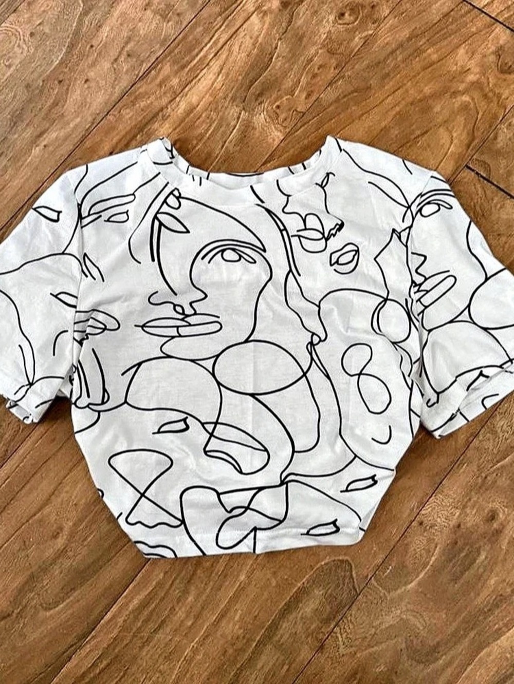 Abstract Short Sleeve Crop Top in White & Black